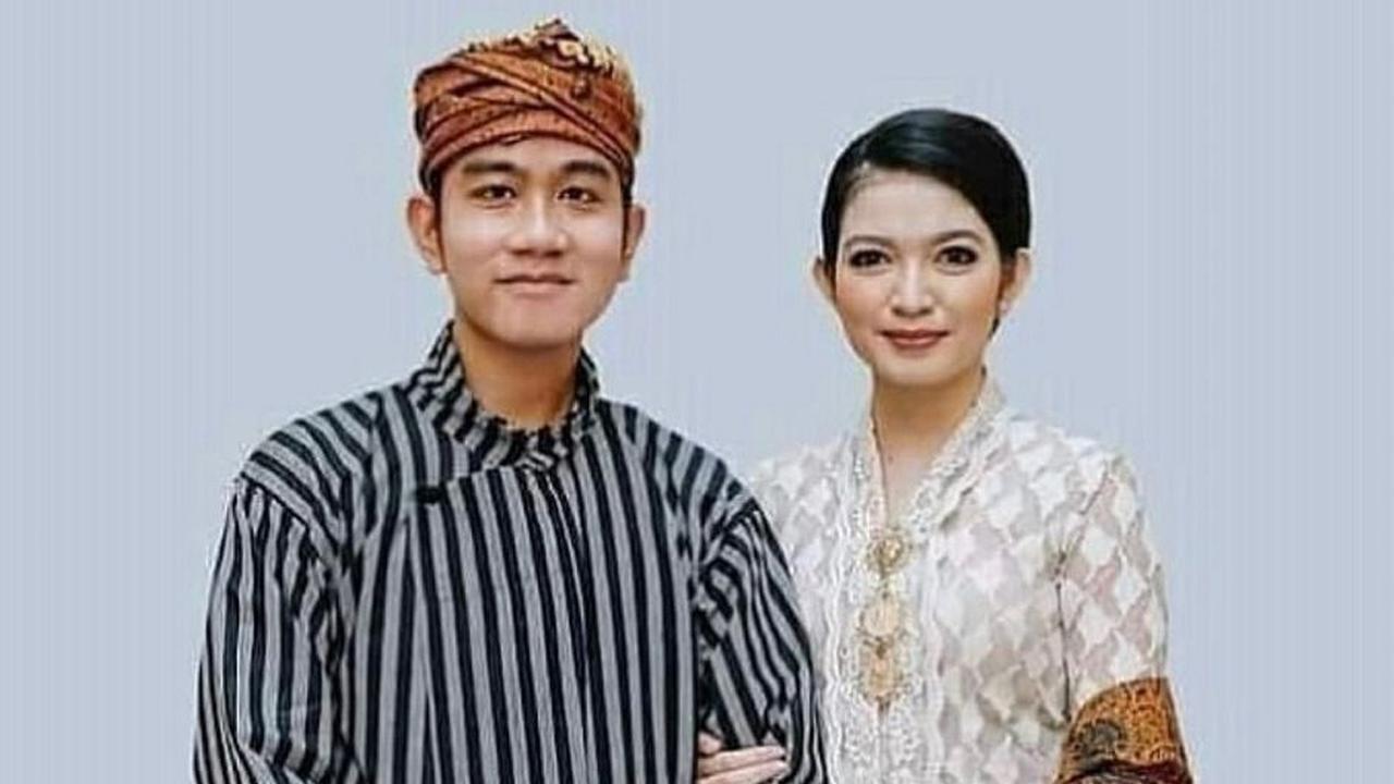 Wanita kelahiran Solo 9 Januari 1989 tersebut sering membantu kedua orang tuanya yang membuka usaha kuliner ayam goreng dan sambal belut di pusat makanan khas Solo Gladag Langen Bogan (Galabo) di Jalan Mayor Sunaryo. <br>