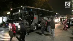 Hingga Rabu (20/6) dini hari tercatat lebih dari 20.000 pemudik kembali ke Jakarta dengan menggunakan bus di terminal Kalideres. Kebanyakan pemudik berasal dari beberapa kota di Jawa Tengah.