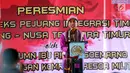 Menteri BUMN Rini Soemarno berbicara dalam peresmian bantuan bedah rumah di Kupang, NTT, Selasa (14/8). Kementerian BUMN bersama sejumlah BUMN, di antaranya ASABRI, membangun rumah untuk mantan pejuang pro integrasi Timor  Timur. (Liputan6.com/JohanTallo)