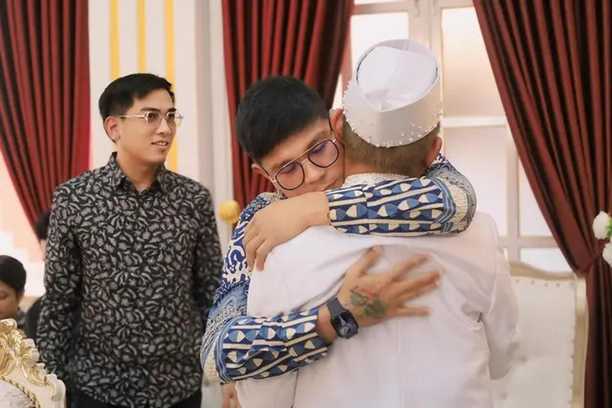 Rujuk Usai 6 Bulan Cerai, 8 Potret Dodhy Kangen Band dan Ayu Rizki Nikah Lagi