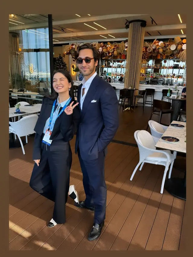 Gaya Simple Tapi Menawan Raline Shah Hadiri Konferensi di Dubai, Pancarkan Aura Lady Boss dengan Busana Monokrom