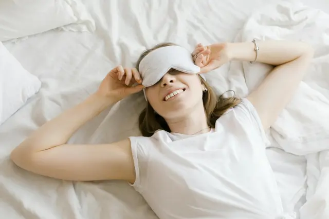 Manfaat Penutup Mata Saat Tidur