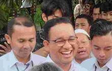 Jelang Debat Capres Terakhir, Ini Potret Senyum Lebar Anies Disemangati Tetangga Menuju JCC
