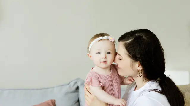 Hal-hal yang Perlu Diperhatikan saat Membersihkan Telinga Bayi