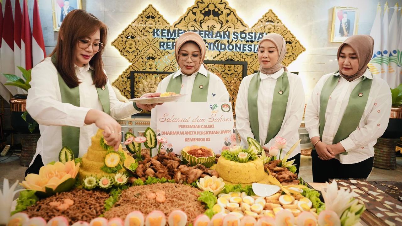 Fatma Saifullah Resmikan Galeri DWP Kemensos