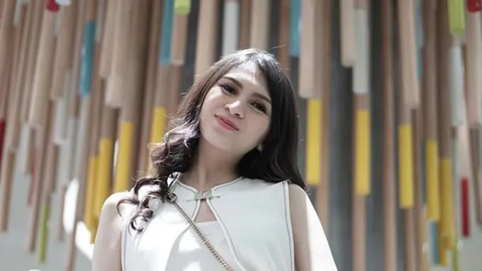 Usai Melahirkan, Lihat Lagi Yuk Cantiknya Donita Saat Hamil