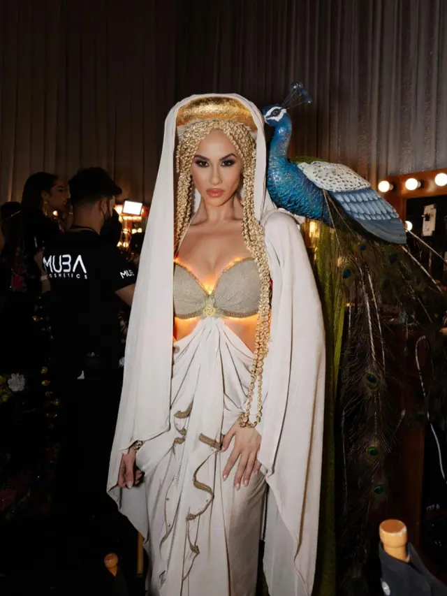 10 Kostum Nasional yang Mencuri Perhatian di Miss Universe 2022, Wakil Indonesia Bawa Kapal Phinisi 6 Kg