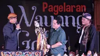 Hadiri Pagelaran Wayang Bareng Sule, Erick Thohir Dihadiahi Golek Yudhistira