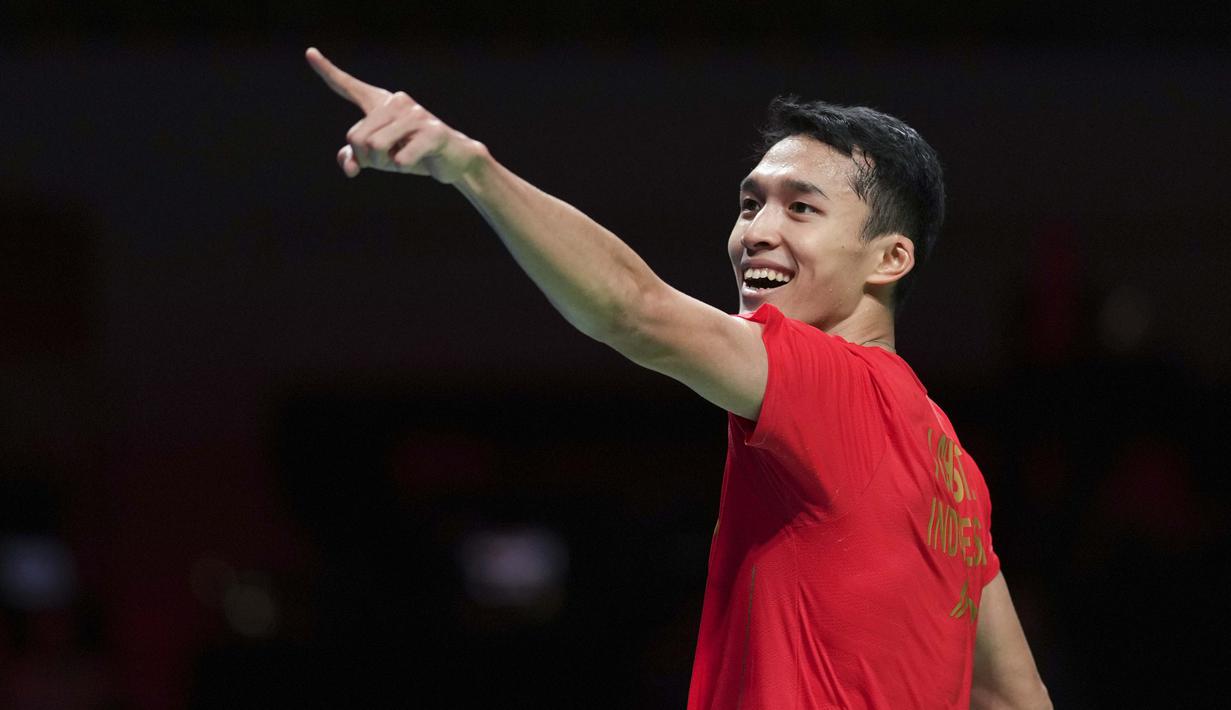 Tim bulutangkis Indonesia berhasil melaju ke babak final Piala Thomas 2020 usai mengalahkan Denmark dengan skor 3-1. Titik balik kemenangan Indonseia ada ditangan Jonatan Christie yang dengan susah payah menaklukan Anders Antonsen. (AP via Ritzau Scanpix/Claus Fisker)