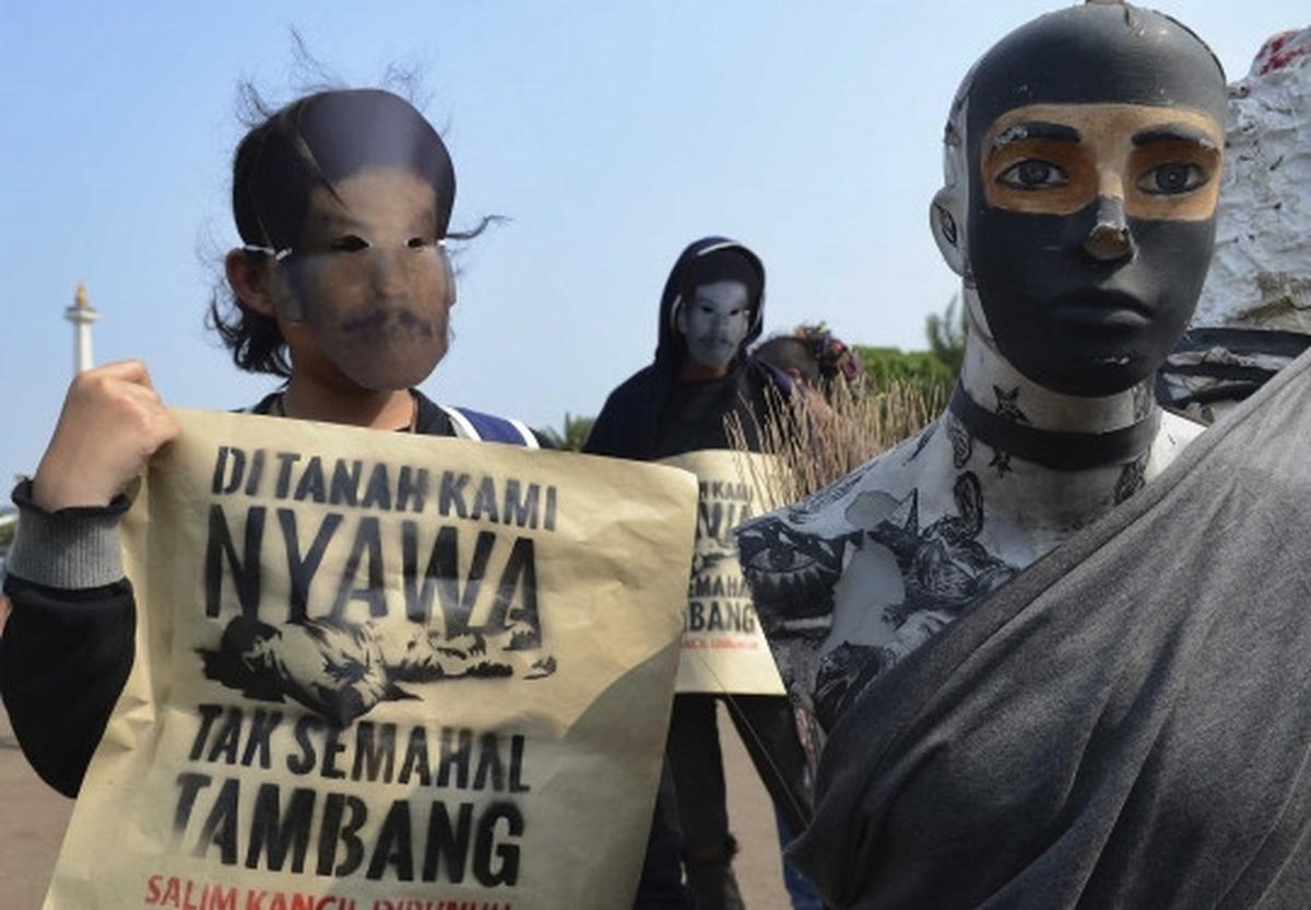 Aksi solidaritas di depan Istana mengutuk pembunuhan Salim Kancil