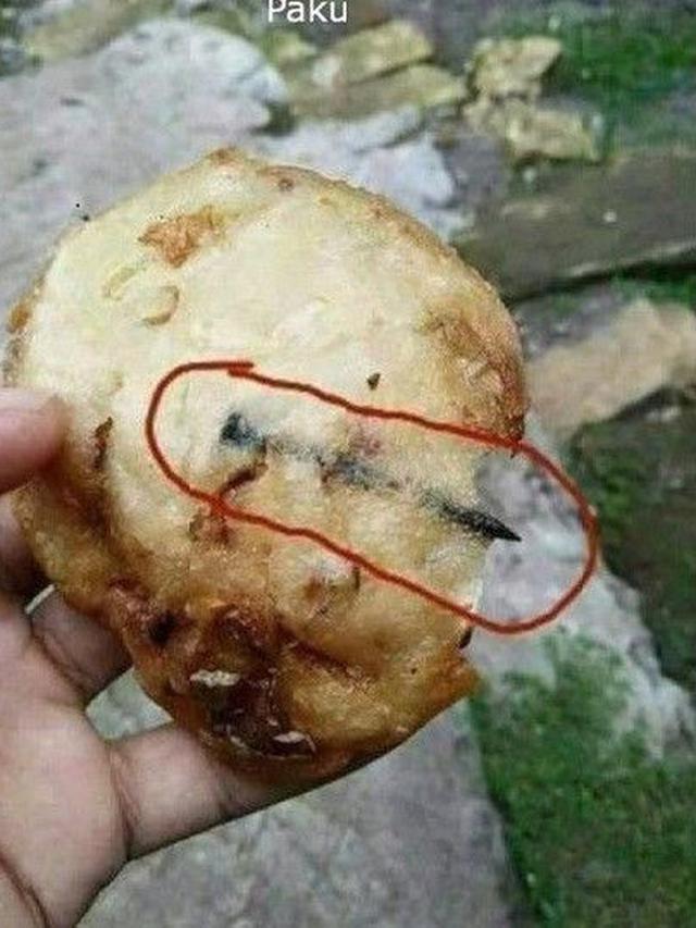 7 Potret Kocak Benda Aneh dalam Gorengan Ini Bikin Gagal Buka Puasa