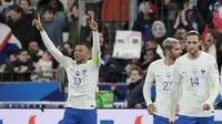 Kylian Mbappe mencetak dua gol dalam kemenangan Prancis 4-0 atas Belanda pada kualifikasi Euro 2024 di Stade de France, Paris, Sabtu (25/3/2023). (AP/Christope Ena)