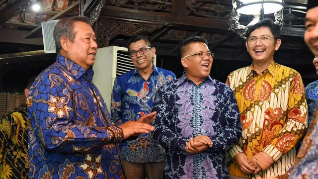 Presiden PKS Sohibul Iman menyambangi kediaman Ketum Partai Demokrat Susilo Bambang Yudhoyono atau SBY.