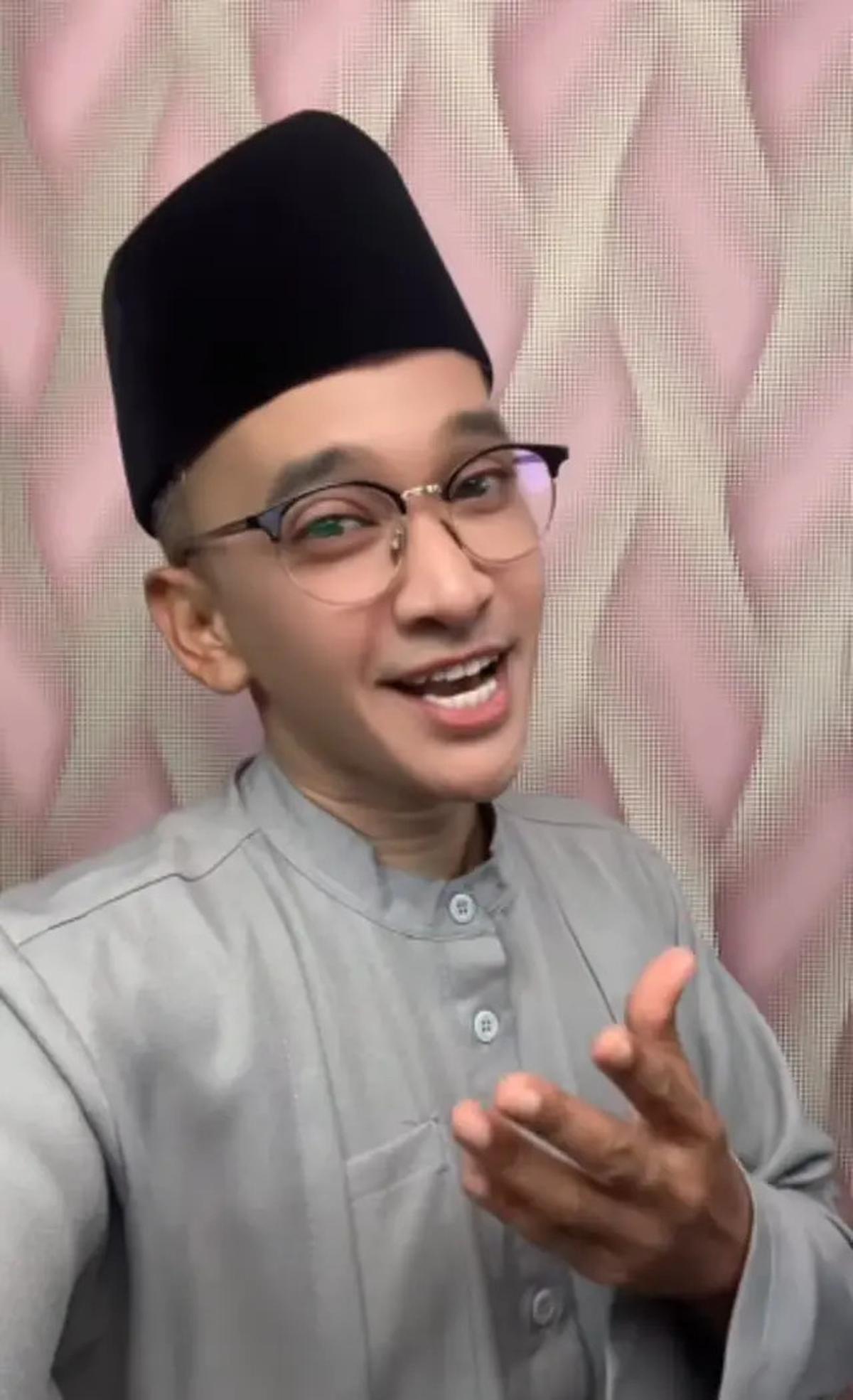 7 Model Baju Koko Pilihan Ruben Onsu, Tampil Kalem dan Elegan Bisa Jadi Inspirasi