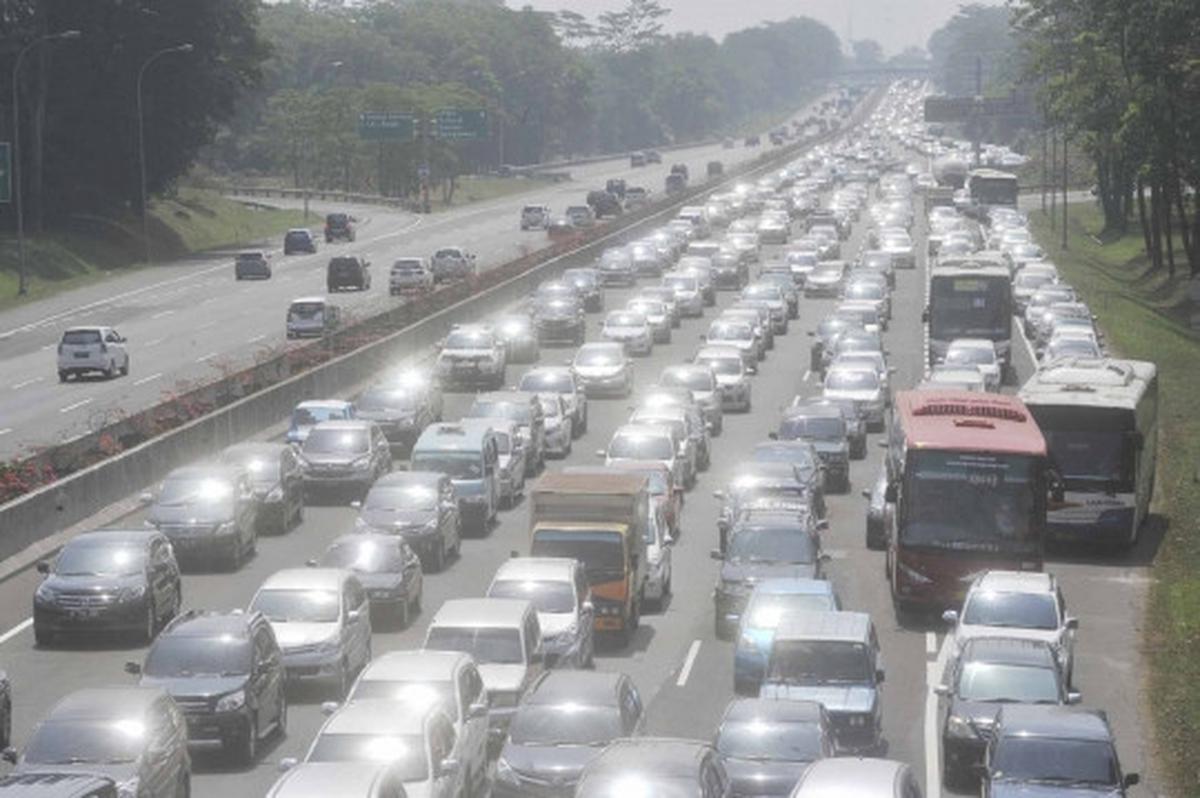 Libur Lebaran, Tol Jagorawi arah Puncak macet parah hingga 20 km