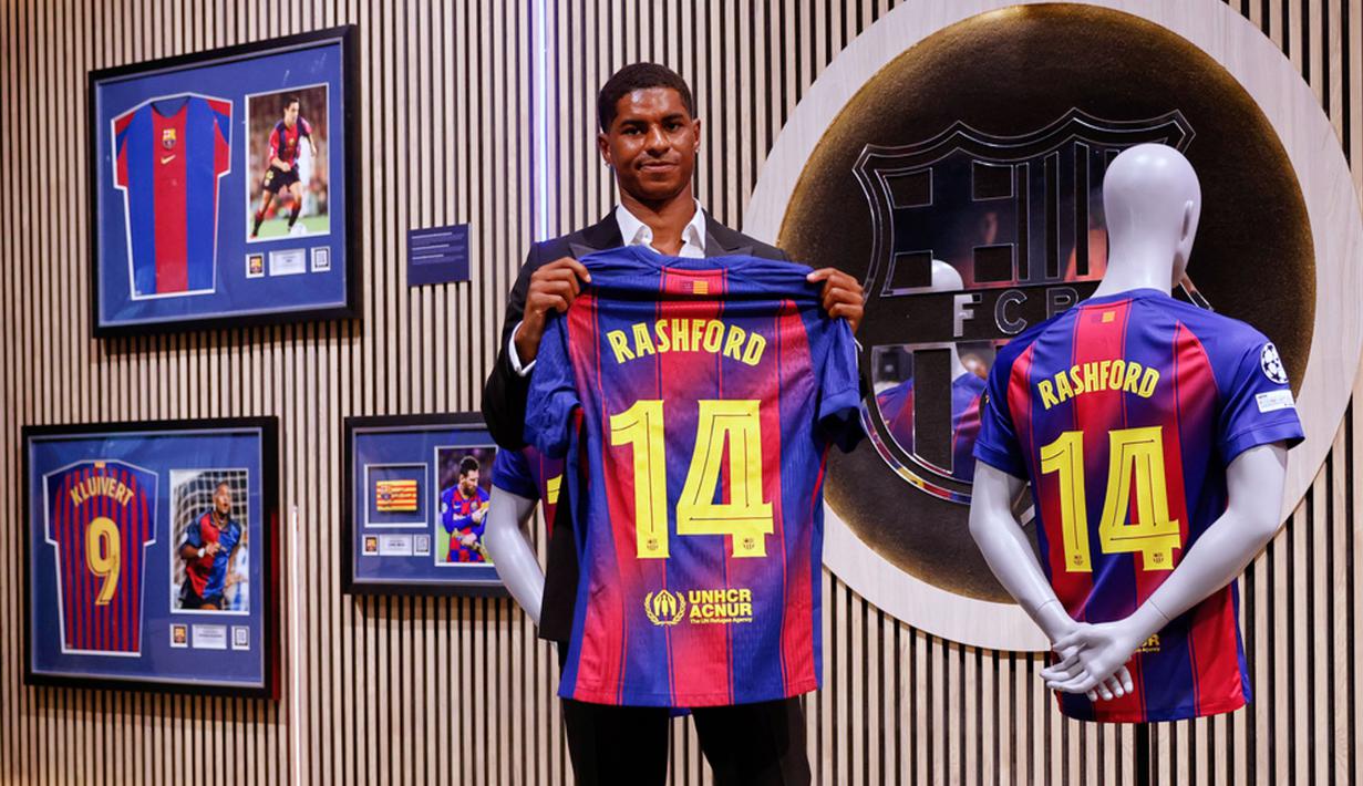 Pemain jebolan akademi Manchester United ini akan mengenakan nomor punggung 14 di Barcelona. (AP Photo/Joan Monfort)