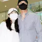 Son Ye Jin dan Hyun Bin pulang ke Korea Selatan setelah bulan madu di Los Angeles (LA), Amerika Serikat. (dok. Instagram @koreadispatch/https://www.instagram.com/p/Cc5Ce8vhbkS/)