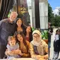 Potret Rahma Azhari Pulang ke Tanah Air, Ajak Paris Chong Aktor Hollywood (Sumber: Instagram/raazharita)