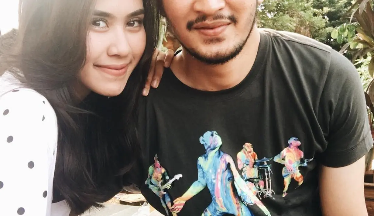<p>Potret Lawas Masa Pacaran Syahnaz dan Jeje. (Sumber: Instagram/syahnazs)</p>