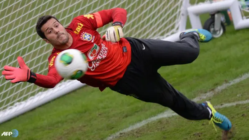 julio-cesar-130629a.jpg