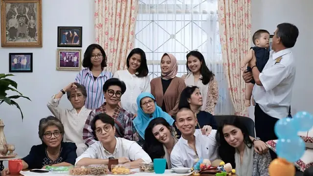 Ibunda Dikta Yovie and Nuno Meninggal, Ini 6 Potret Kenangan Kebersamaannya