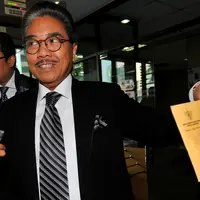 Hotma Sitompul (via: tsquirrel)