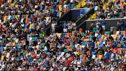 Laga antara Udinese melawan Juventus berlangsung di Danica Arena Stadium, dimana para penonton sudah diperbolehkan menyaksikan langsung di dalam stadion sejak wabah Covid-19 melanda dunia. (Foto: AFP/Miguel Medina)