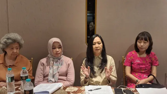 Susan, penyintas kanker paru, mengungkap beban harus minum obat seumur hidup dan rasa takut menghadapi resistensi. Ia berharap dukungan pemerintah lebih besar agar pasien mendapatkan akses terapi inovatif. (Foto: Adinda Retno Aryani/Liputan6.com)