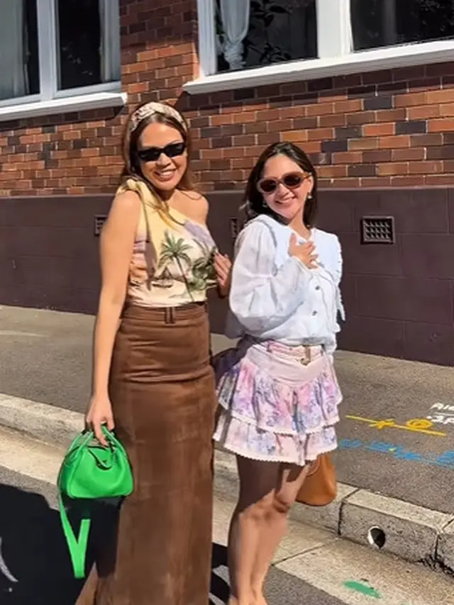 Ipar Rasa Bestie, Tampilan Fashionable Jessica Mila dengan Kedua Kakak Iparnya Saat Liburan ke Australia