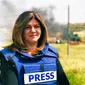 Jurnalis Palestina tewas tertembak saat meliput penyerbuan Israel di Tepi Barat. Siapa sebenarnya sosok Shireen Abu Akleh? (Twitter/jjz1600).