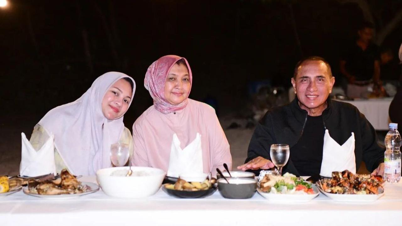 Letnan Jenderal TNI (Purn.) Edy Rahmayadi tengah berbahagia. Istri tercintanya, Nawal Lubis berulang tahun ke-61.<br>