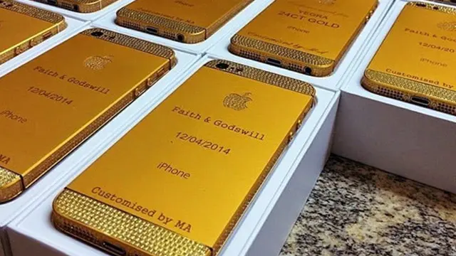 iPhone Berlapis Emas Jadi Souvenir Pernikahan