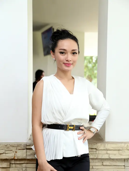 Ditemui di Senayan National Golf Club, Senayan, Jakarta Pusat, Kamis (15/10/2015), pedangdut cantik ini mengaku jika tidak ada halangan maka pernikahannya akan digelar tahun depan. (Andy Masela/Bintang.com)