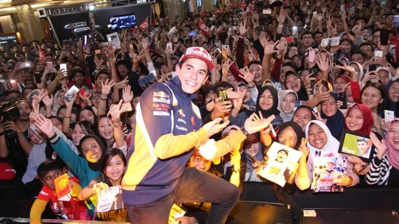 Marc Marquez Sapa Fansnya di Honda Sport Motoshow Bandung