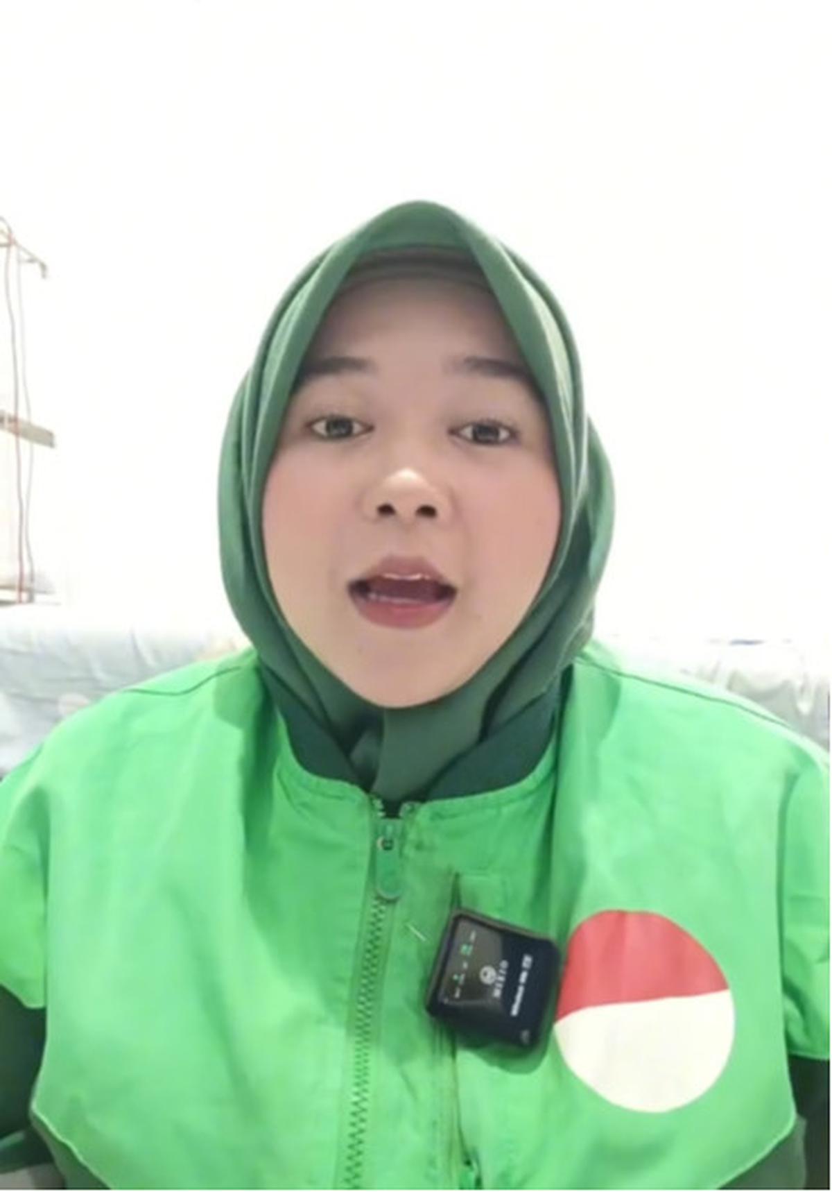 Pilih Kerja di Sela Tiga Jam Istirahat, Momen Wanita yang Kuliah Sambil Ojol Ini Tuai Simpati Warganet