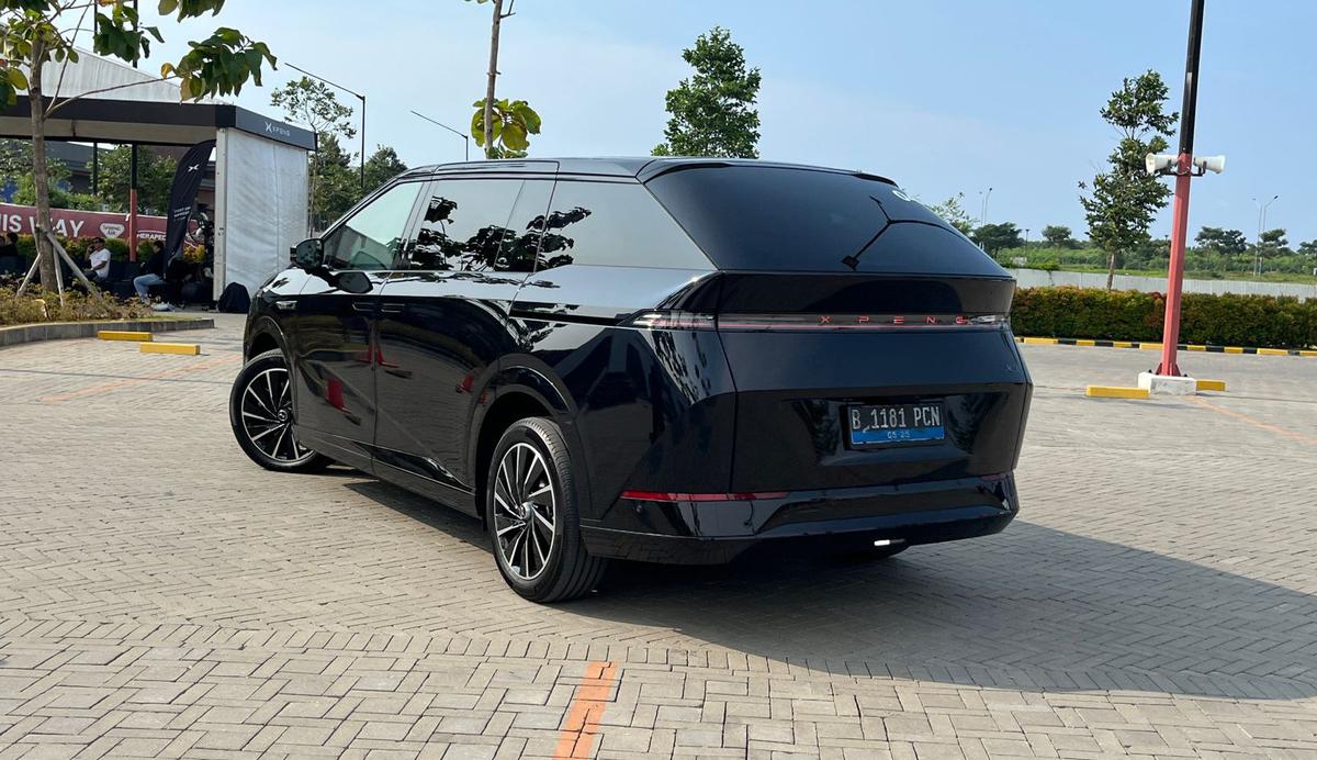 Jajal Singkat Kemewahan Xpeng X9, Bikin Denza D9 Ketar-ketir?