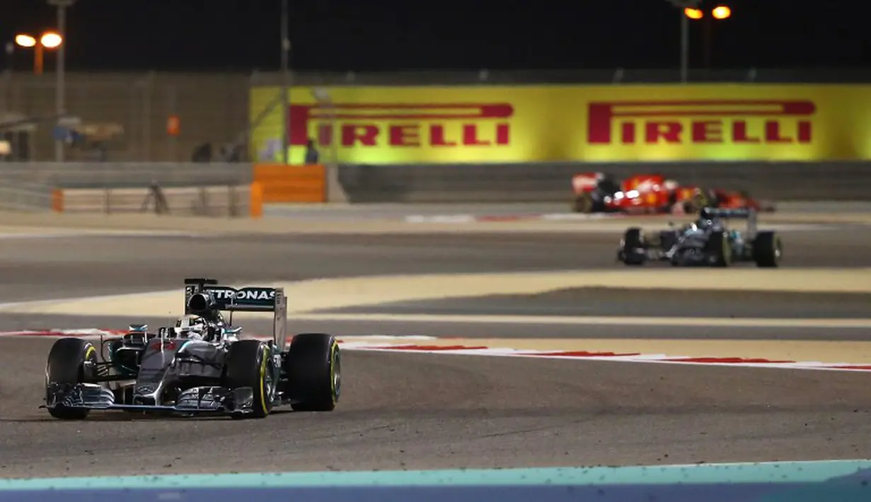 Lewis Hamilton unggul dengan jarak yang signifikan. (photo by AFP/MARWAN NAAMANI)