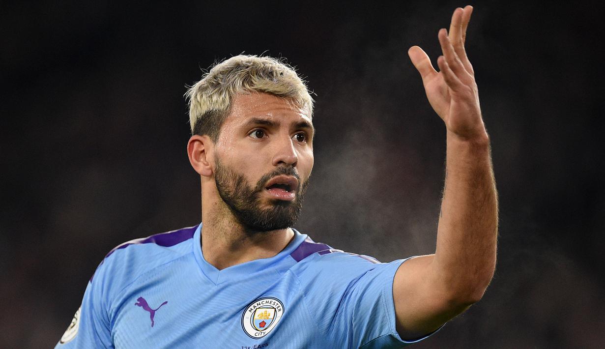 4. Sergio Aguero - Aguero tampil impresif di musim ini bersama Manchester City. Pemain asal Argentina ini mampu mencetak 16 gol daro 24 penampilannya musim ini di kompetisi Premier League. (AFP/Oli Scarff)