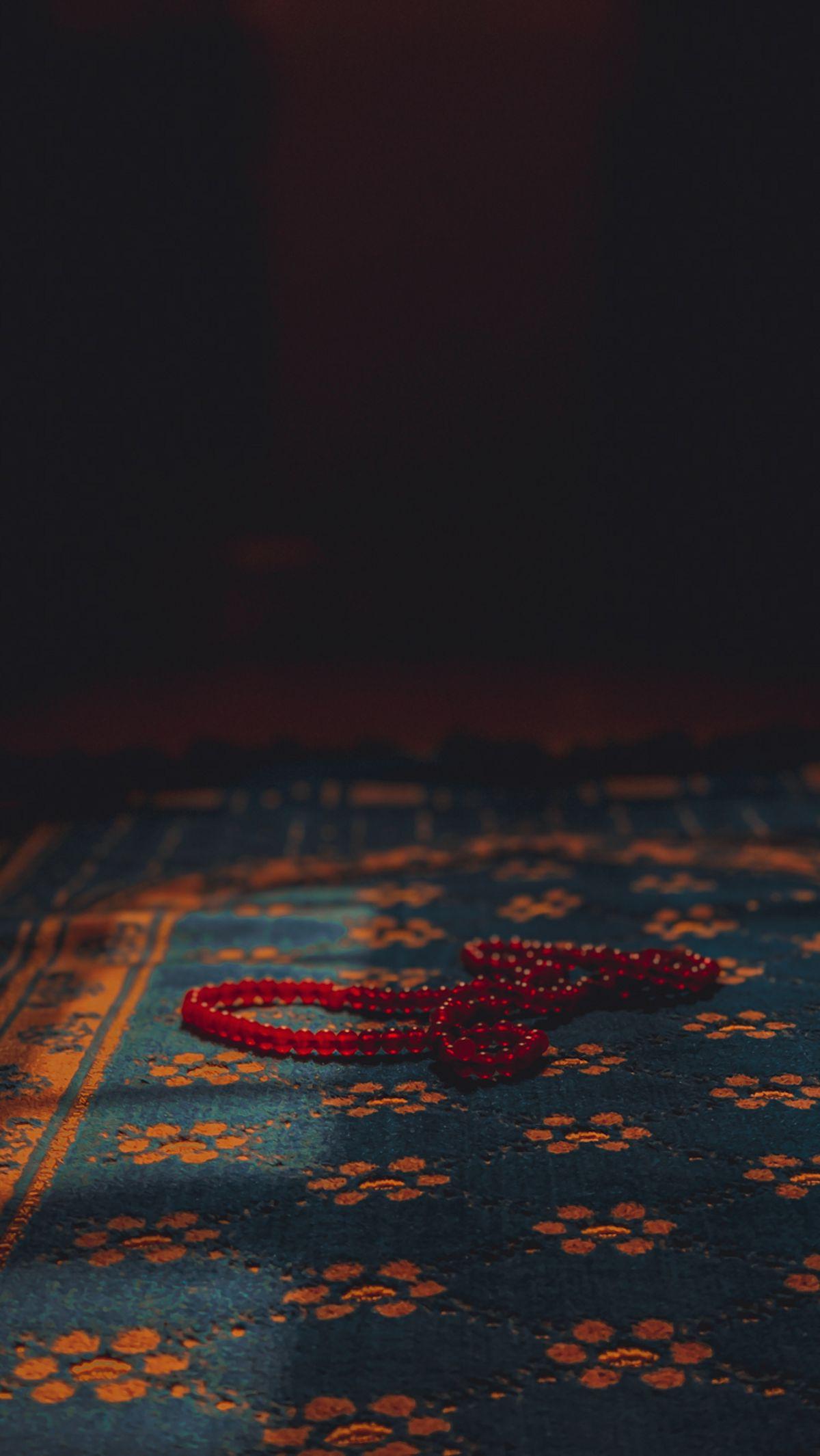 <b>Keutamaan Malam Nisfu Syaban</b>