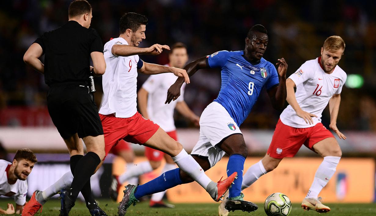 Kali terakhir Mario Balotelli memperkuat Timnas Italia adalah saat bermain imbang 1-1 dengan Polandia dalam laga UEFA Nations League 2018/2019 Grup 3 di Renato Dall'Ara Stadium, Bologna, 7 September 2018. (AFP/Marco Bertorello)