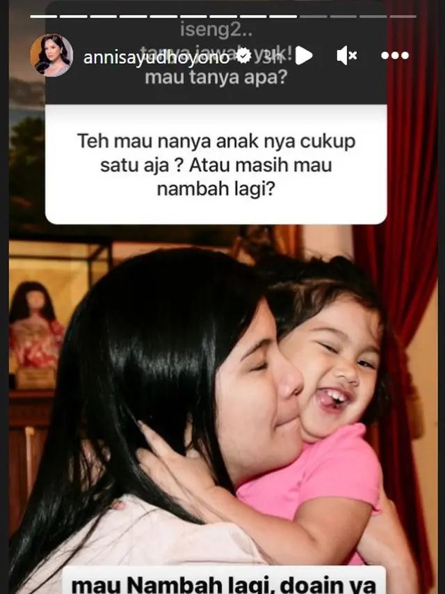 Annisa Pohan dan Putrinya