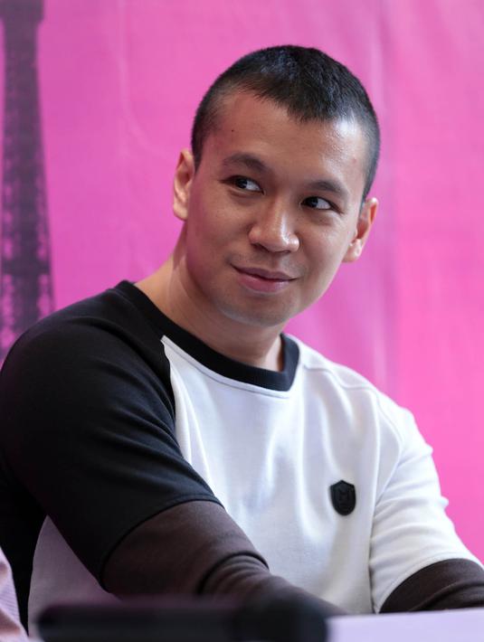 Samuel Rizal Lebih Mudah Baca Scrip di Film Eiffel I'm In 