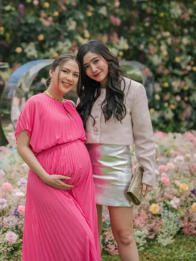 6 Potret Jessica Mila Ceria Bergaun Pink di Perayaan Valentine, Pamer Baby Bump
