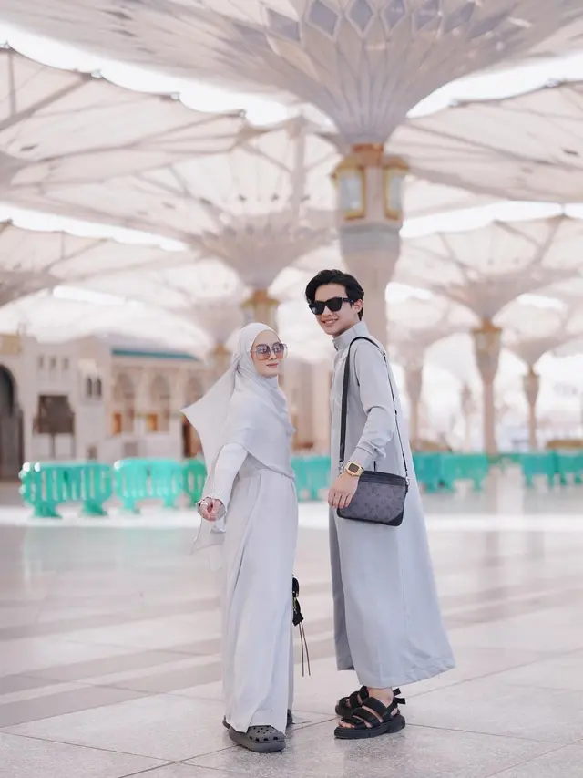 [Fimela] Rey Mbayang dan Dinda Hauw