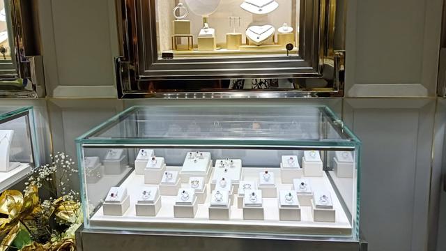 Gen Z Lebih Tertarik Perhiasan Berlian daripada Emas