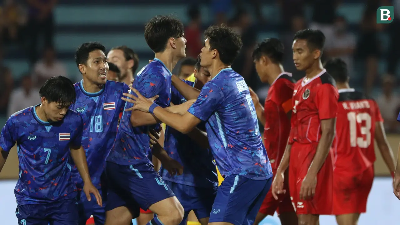 Foto: Aksi Jonathan Khemdee yang Selalu Protes Berlebihan saat Melawan Timnas Indonesia U-23 di SEA Games 2021, Shin Tae-yong Juga Kena
