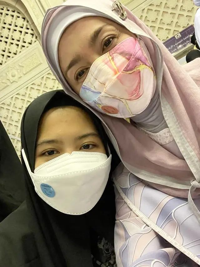 Desy Ratnasari dan putrinya, Nasywa Nathania. (Instagram @desyratnasariterdepan)