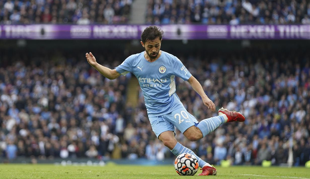 Bernardo Silva mampu tampil merepotkan lini pertahanan Burnley. Ia juga mampu mencetak gol pembuka Manchester City pada menit ke-12. Hal tersebut membuat pemain 27 tahun tersebut dinobatkan sebagai man of the match dengan koleksi voting suara sebesar 48,6%. (AP/Jon Super)