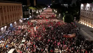 Ada Jejak Trump di Balik Lebih dari Sebulan Demonstrasi di Albania