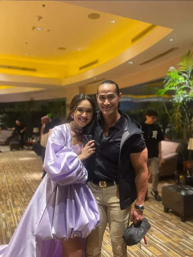 Yasmin Napper Bareng Ade Rai